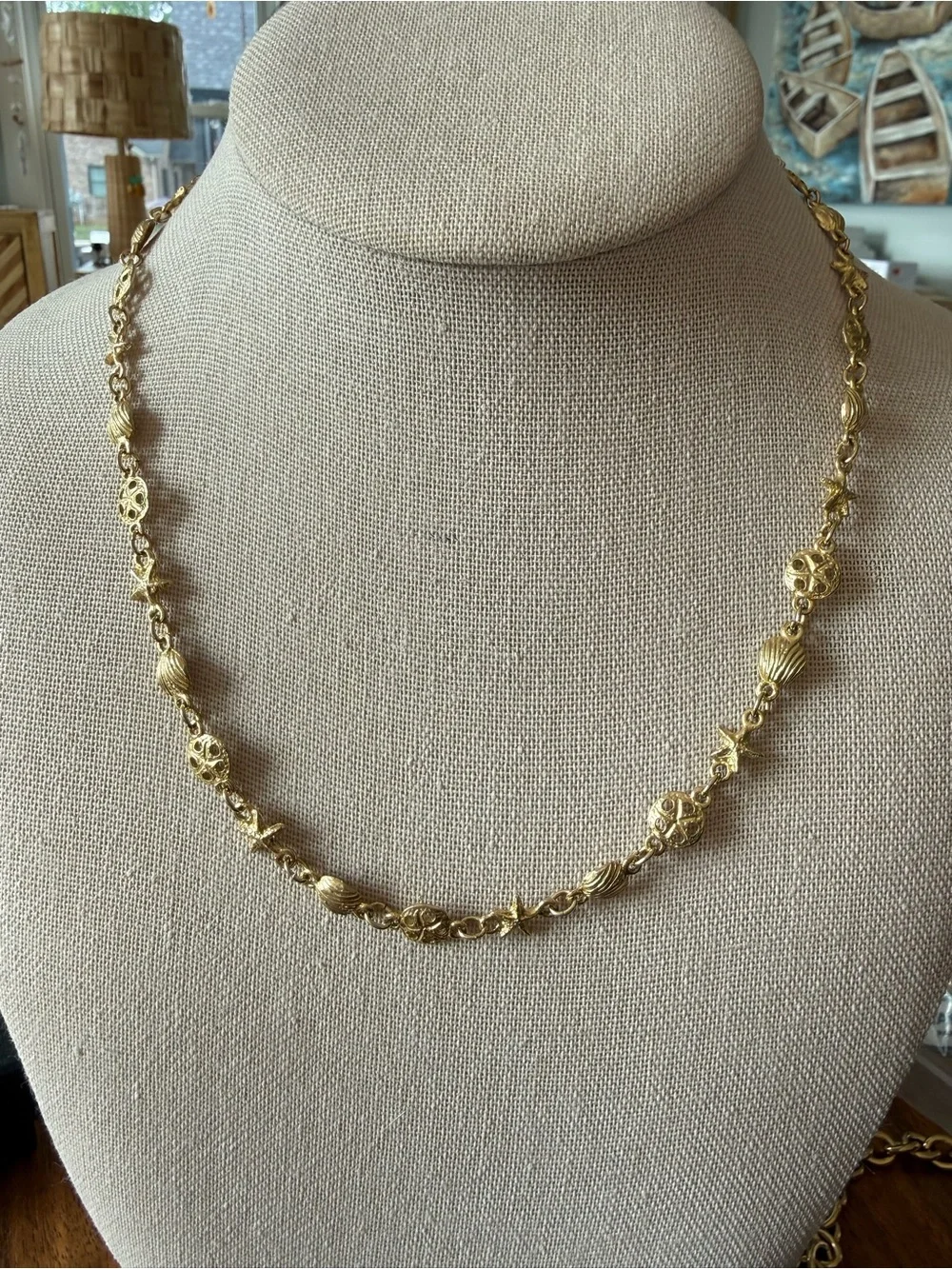 Gold ๐๏ธSea Shell ๐ Necklace with Pendant ๐ - Picture 5 of 6